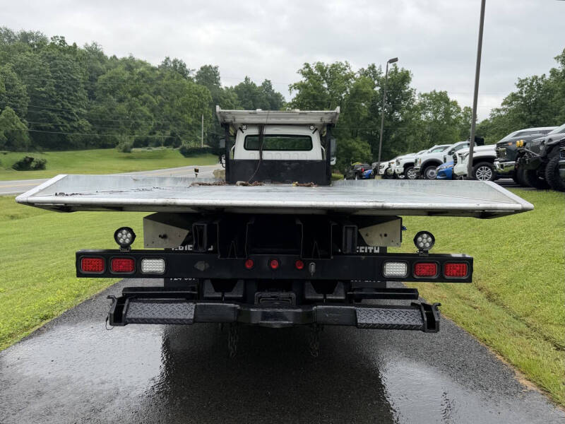 2019 Freightliner Business class M2
