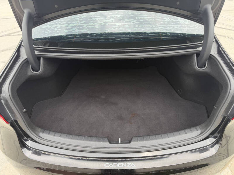 2017 Kia Cadenza Technology