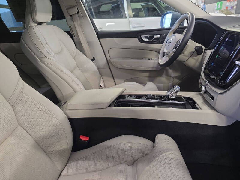 2022 Volvo XC60 Recharge T8 Inscription