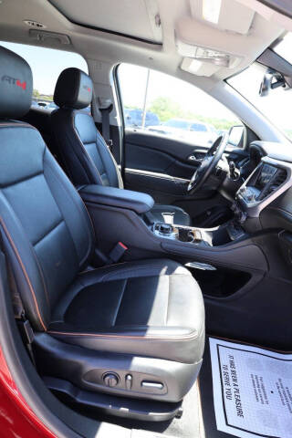2023 GMC Acadia AT4
