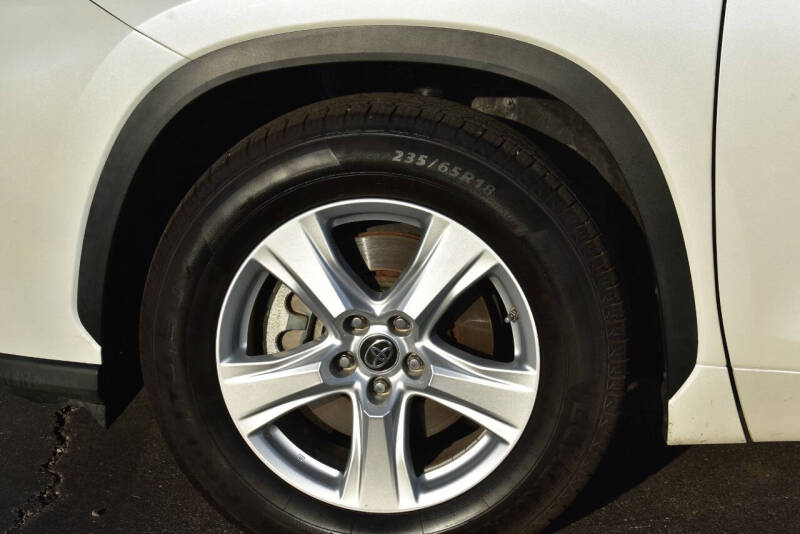 2021 Toyota Highlander LE