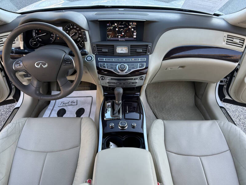 2012 Infiniti M37