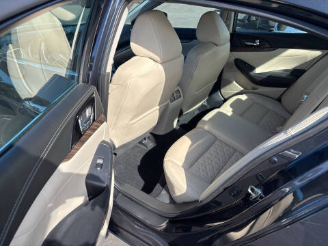 2017 Nissan Maxima Platinum