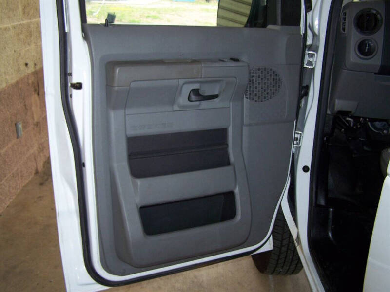 2009 Ford E-Series E-350 SD