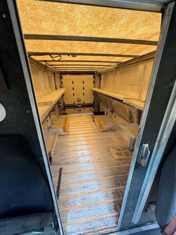 2004 Freightliner MT45 Chassis