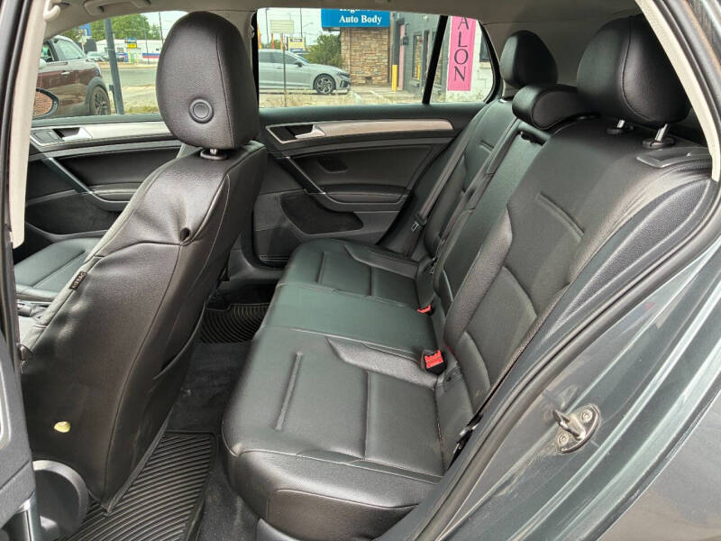 2017 Volkswagen Golf TSI S