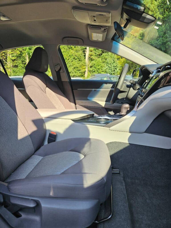 2018 Toyota Camry Hybrid LE