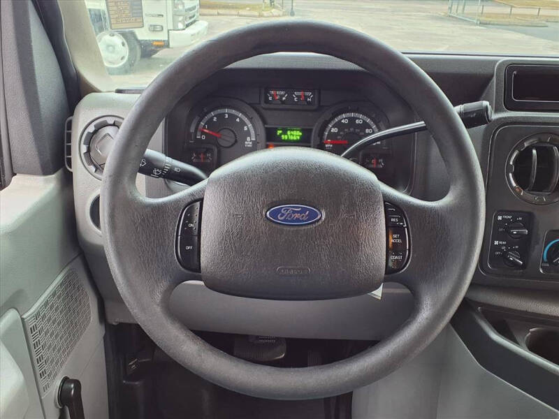 2013 Ford E-Series E-450 SD