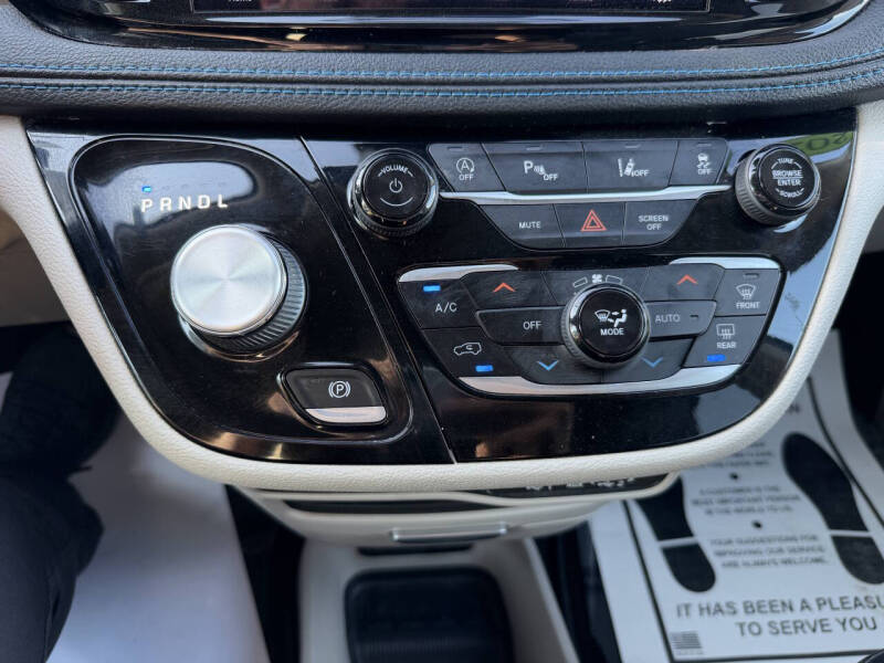 2021 Chrysler Pacifica Touring L