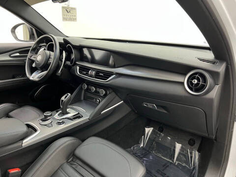2022 Alfa Romeo Stelvio Veloce