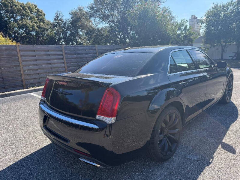 2019 Chrysler 300 Touring