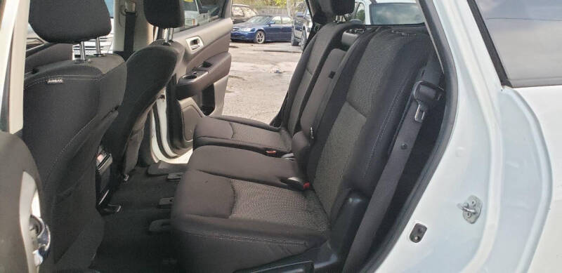 2017 Nissan Pathfinder S