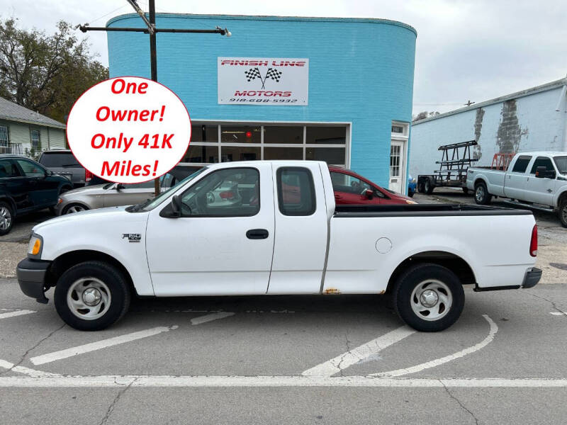 2003 Ford F-150 XL's photo