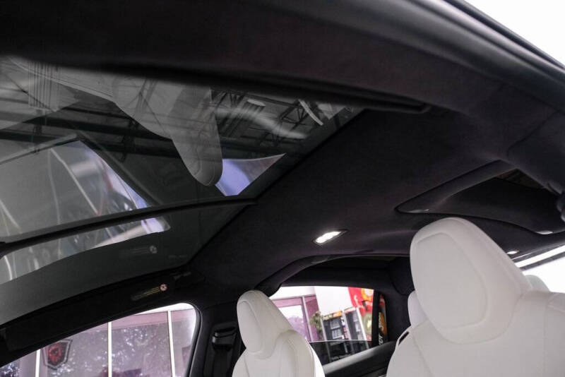 2022 Tesla Model X Plaid