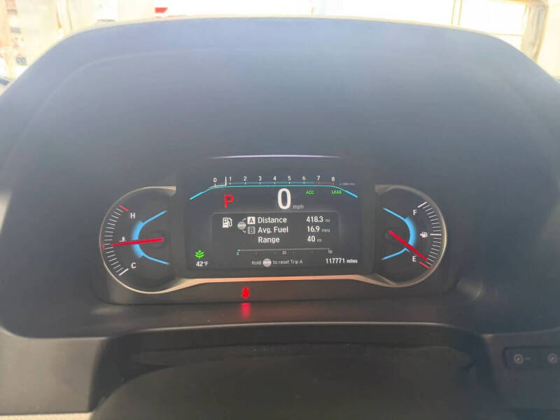 2019 Honda Pilot Touring w/Rear Captain's Chairs