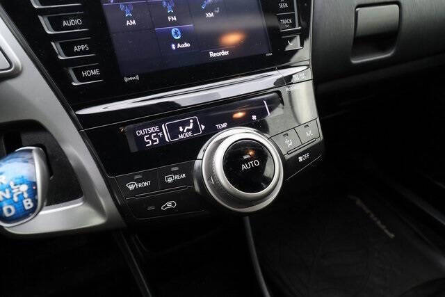 2017 Toyota Prius v Four