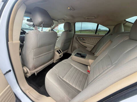 2016 Ford Taurus SE
