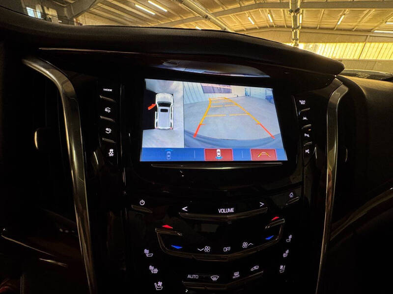 2017 Cadillac Escalade Luxury