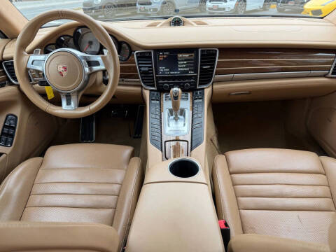 2015 Porsche Panamera GTS