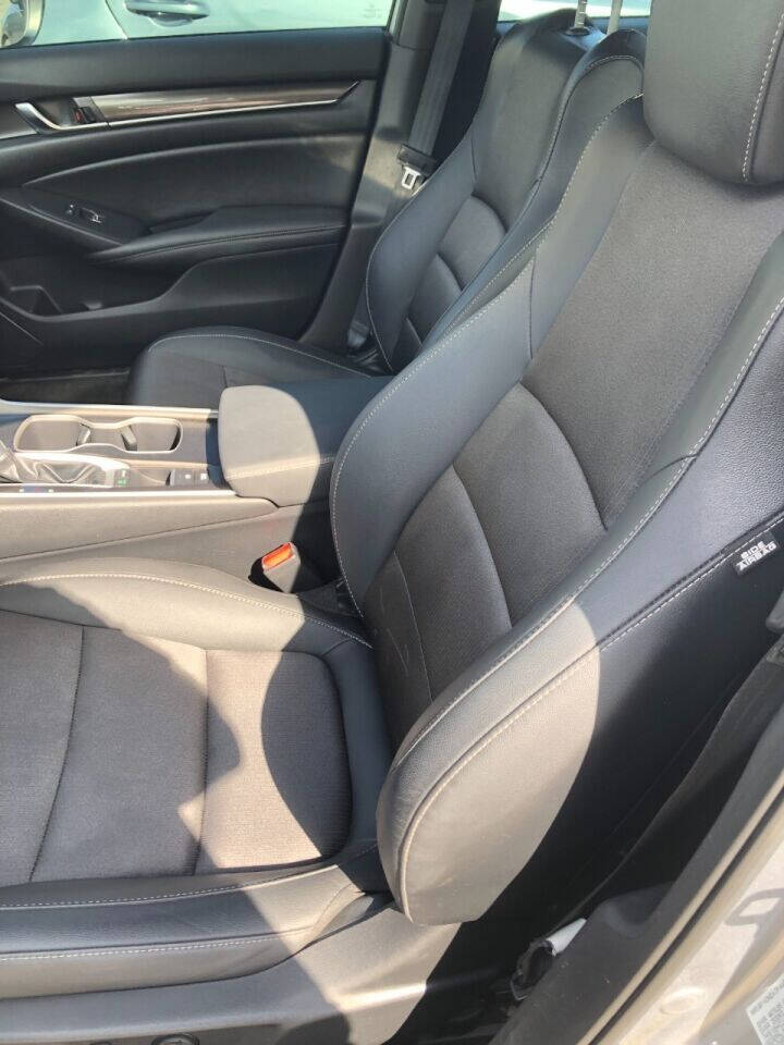 2019 Honda Accord Sedan - $18,900
