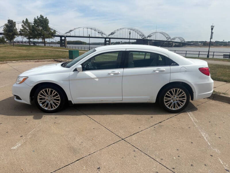 2013 Chrysler 200 LX