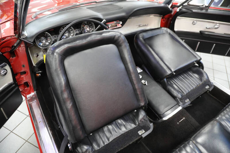 1961 Ford Thunderbird