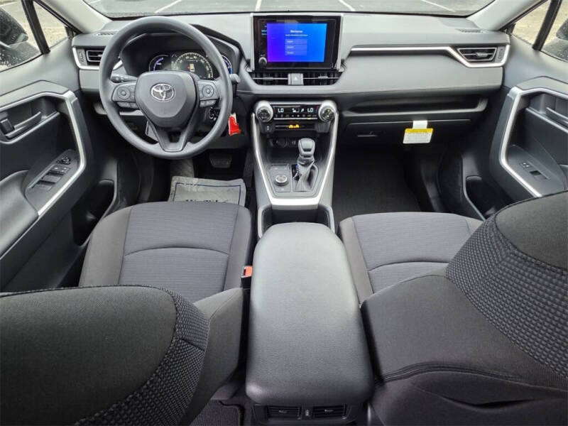 2025 Toyota RAV4 Hybrid LE