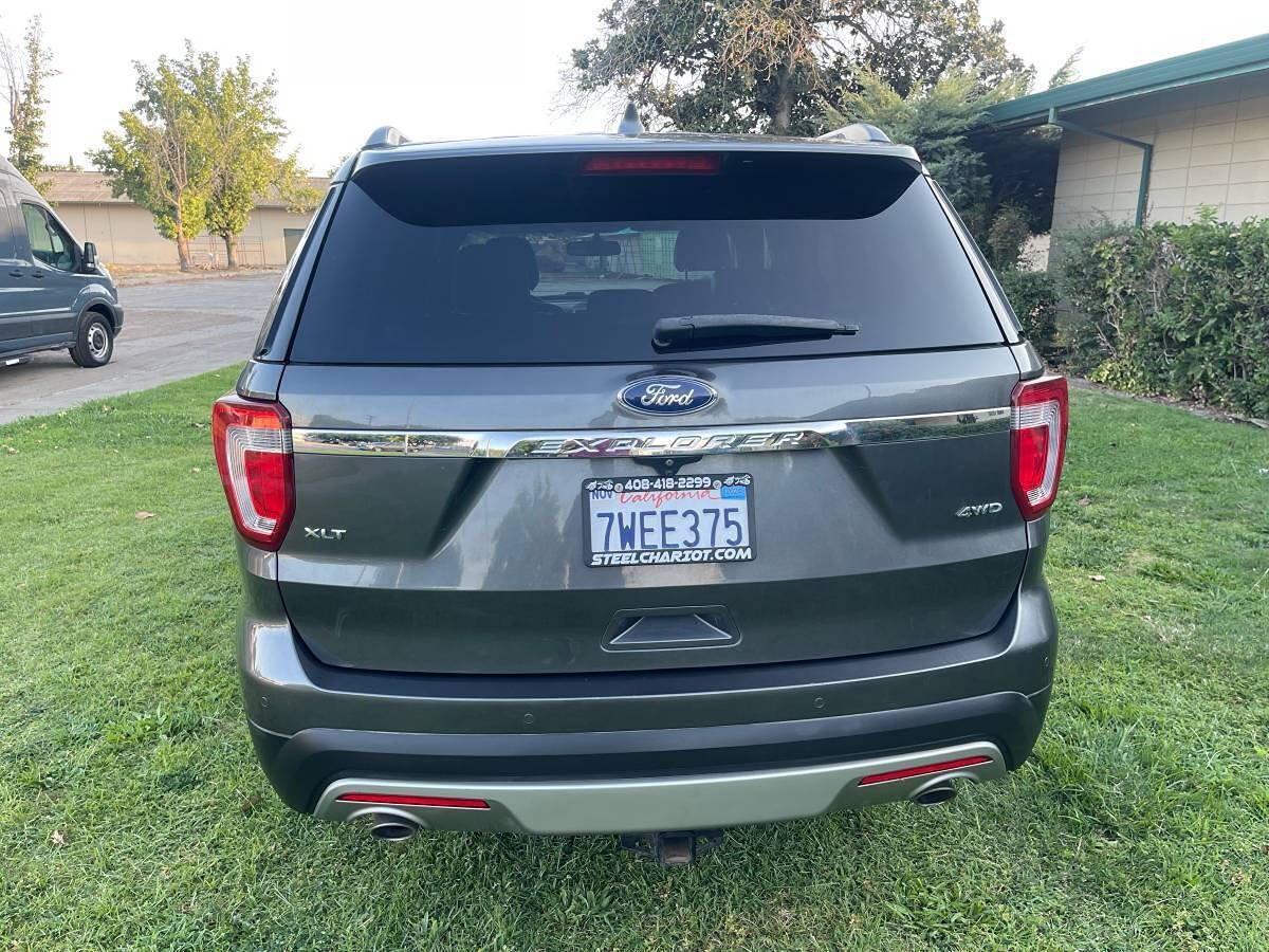 Dk. Gray 2017 Ford Explorer XLT AWD XLT 4dr SUV 2