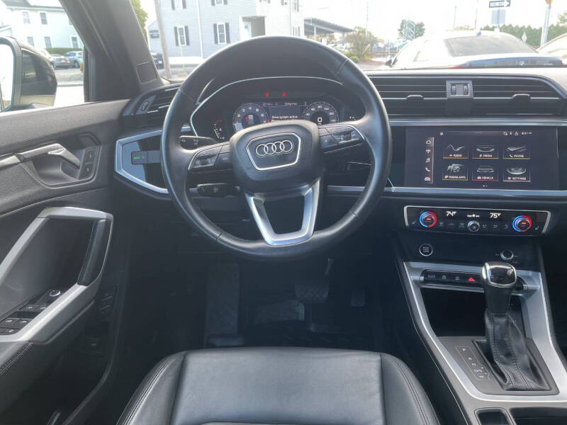 2022 Audi Q3 quattro S line Premium 45 TFSI