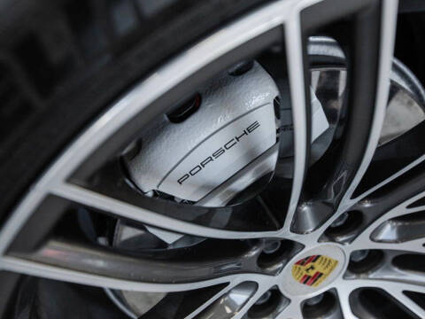 2021 Porsche Macan Turbo