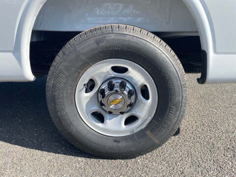 2025 Chevrolet Express 2500