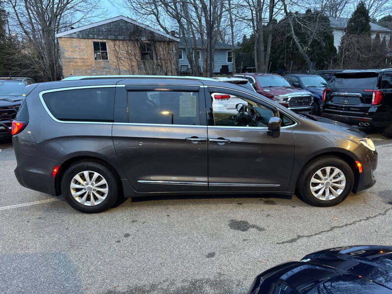 2019 Chrysler Pacifica Touring L