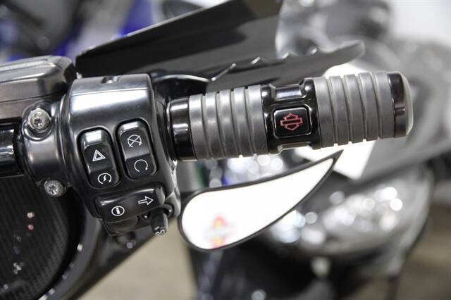 2017 Harley-Davidson STREET GLI