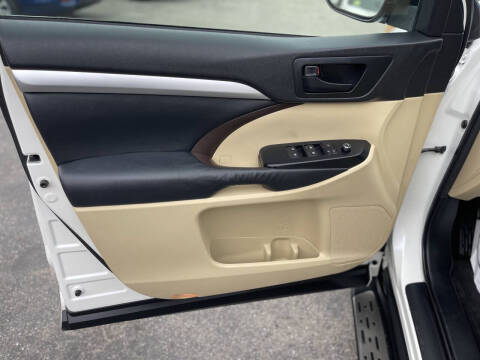 2014 Toyota Highlander LE Plus