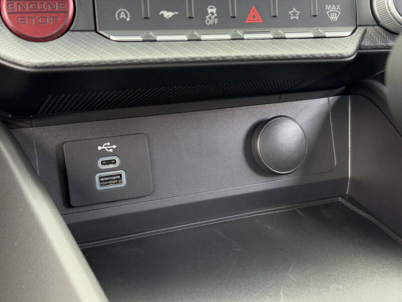 2025 Ford Mustang EcoBoost