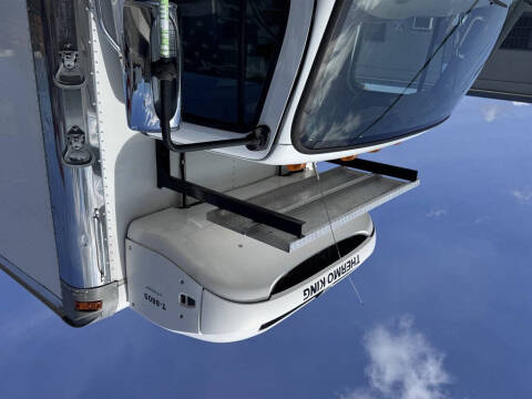 2018 Freightliner M2 106