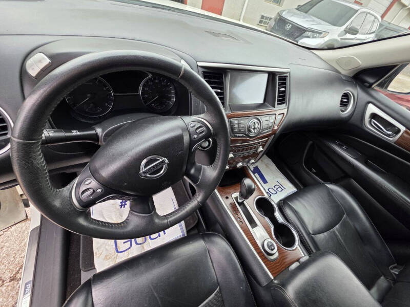 2017 Nissan Pathfinder Platinum