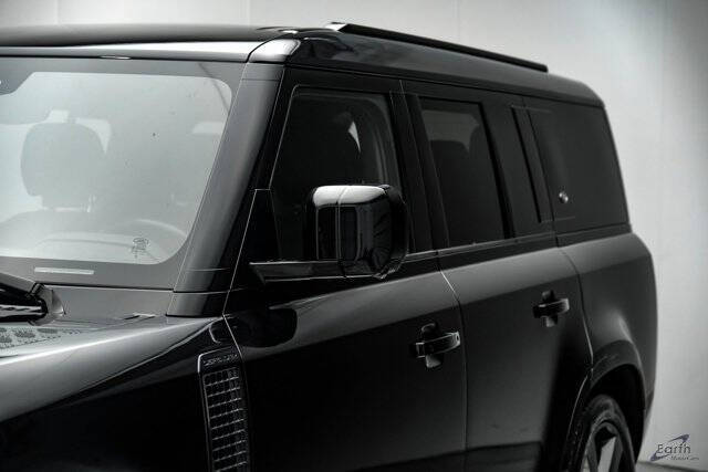 2024 Land Rover Defender 130 P400 X-Dynamic SE