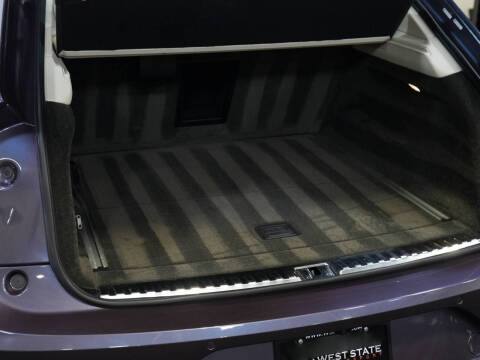 2023 Bentley Bentayga EWB