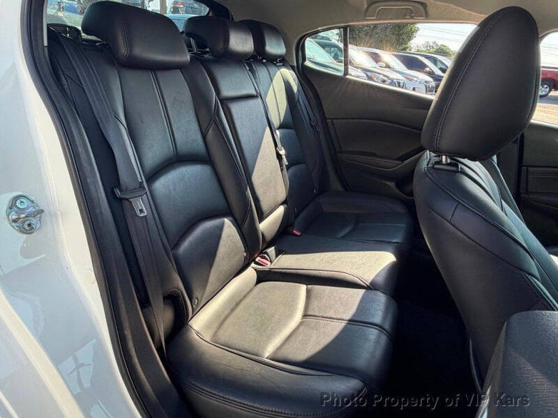 2018 Mazda MAZDA3 Touring