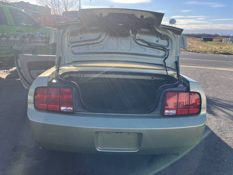 2005 Ford Mustang V6 Premium