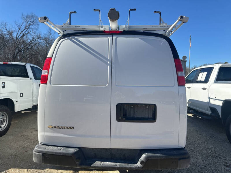 2025 Chevrolet Express 2500