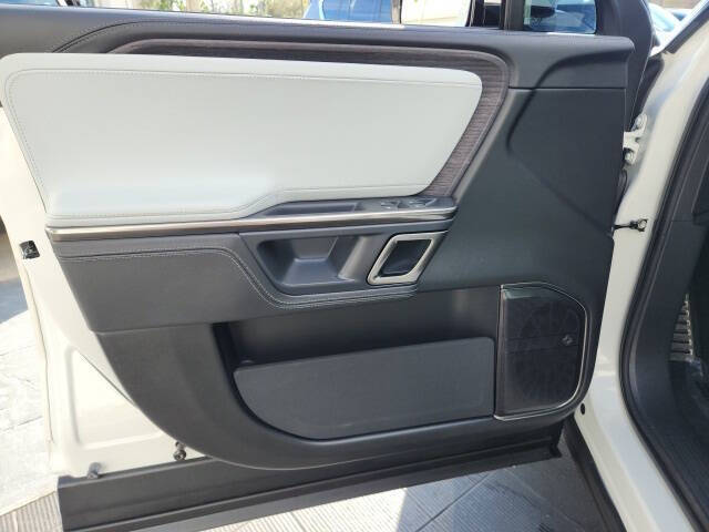 2023 Rivian R1S Adventure