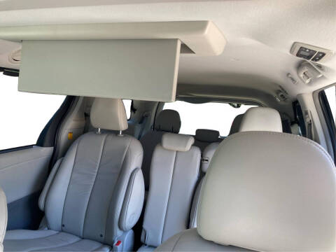 2012 Toyota Sienna