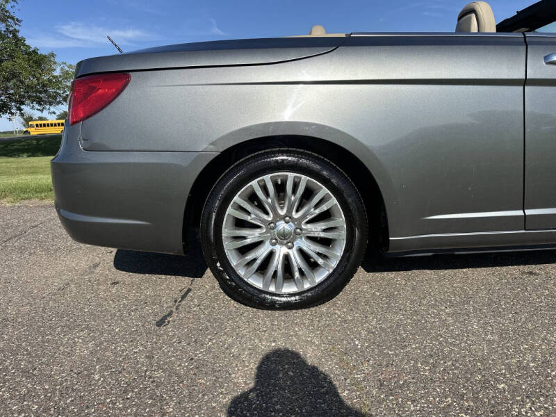 2011 Chrysler 200 Limited