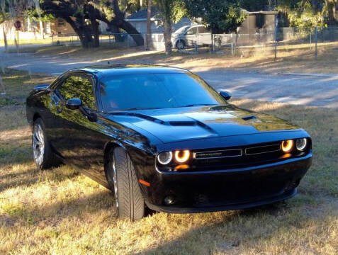 2017 Dodge Challenger SXT Plus