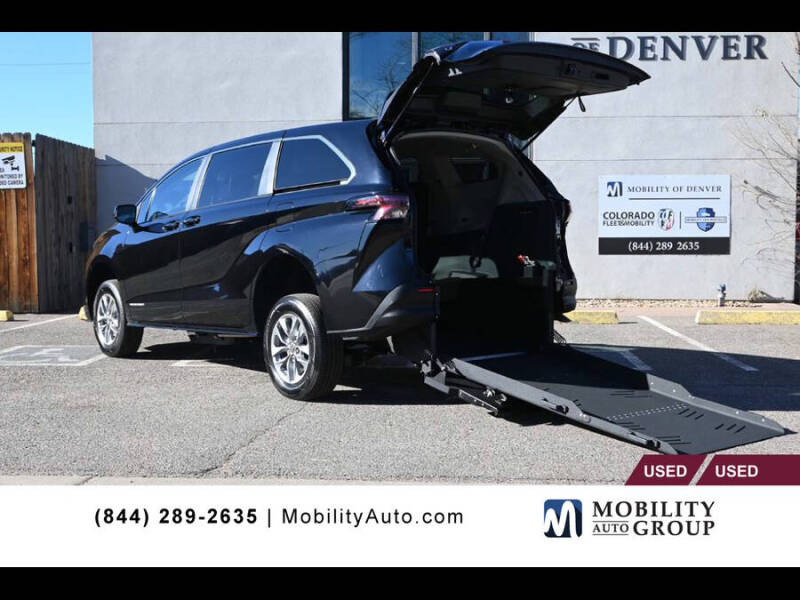 2024 Toyota Sienna LE 8-Passenger