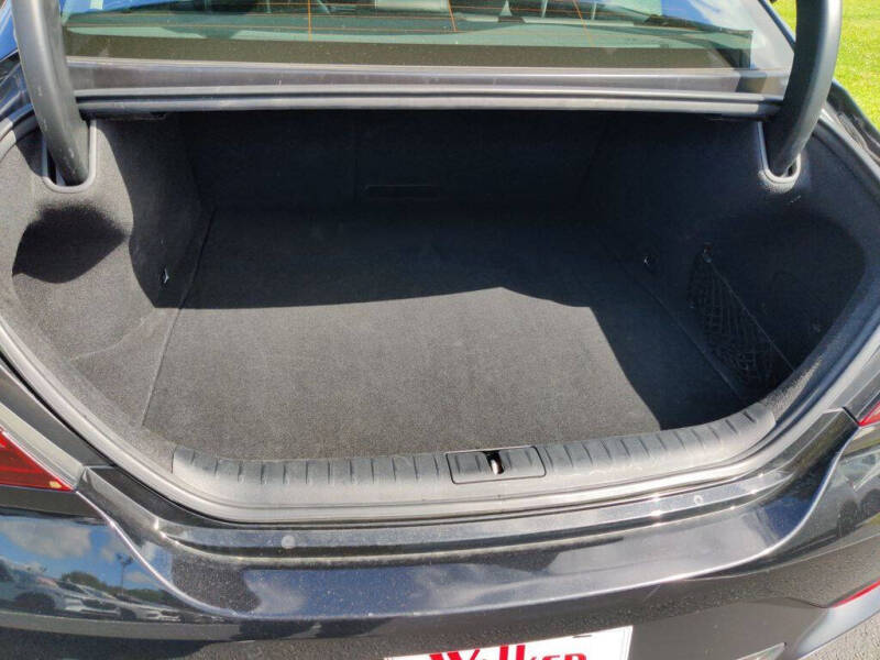 2024 GENESIS G70 Standard - Photo 17