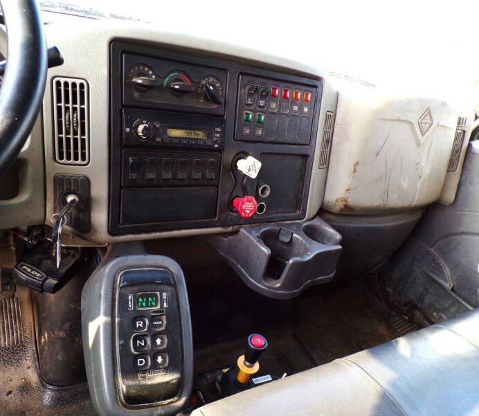 2011 International 7400 NAVISTAR