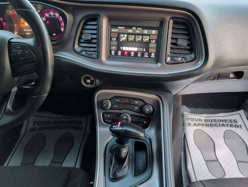 2022 Dodge Challenger SXT